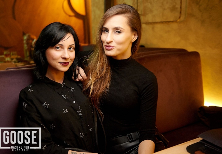 Посетители публика люди бар на Подоле GOOSE GASTRO PUB, центр Киева