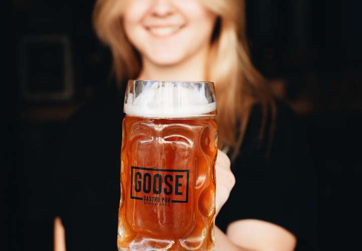Люди Goose Gastro Pub Подол Киев Ресторан