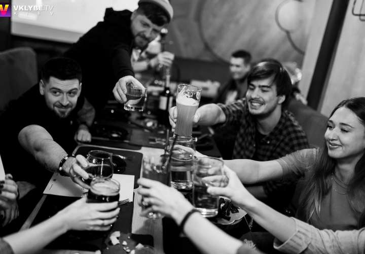 Праздник в кафе пабе 7 лет Goose Gastro Pub паб на Подоле