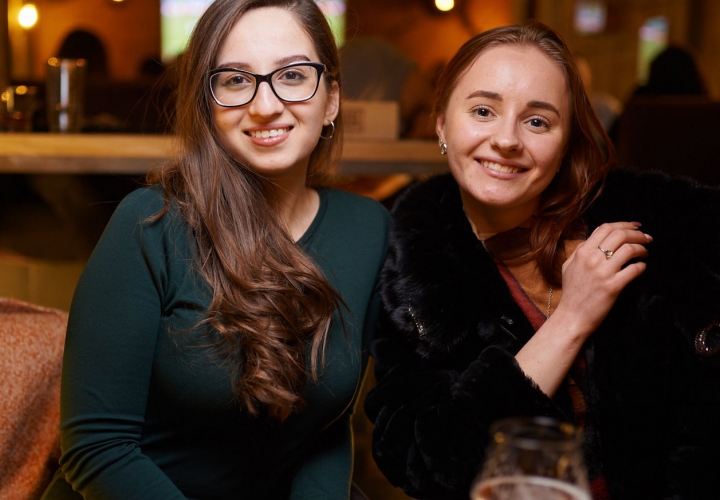 Посетители публика люди бар на Подоле GOOSE GASTRO PUB, центр Киева