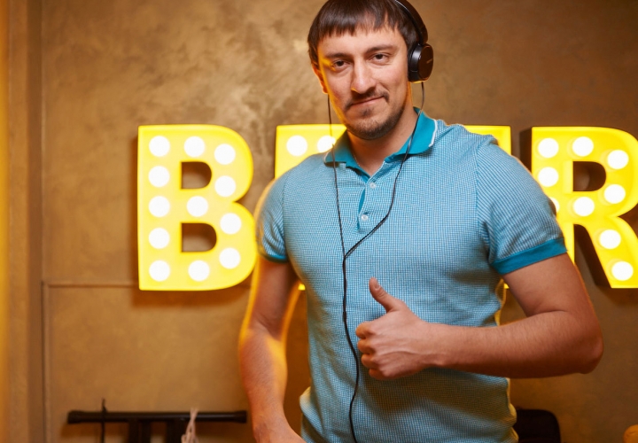 Живая музыка и выступление dj Подол Киев ресторан паб