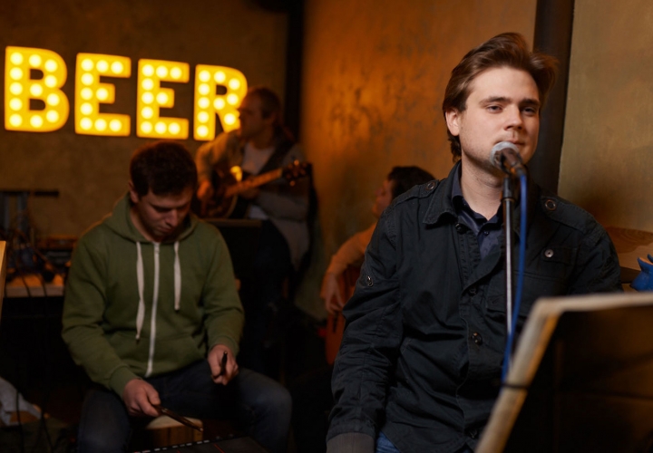 Живая музыка и выступление dj Подол Киев ресторан паб